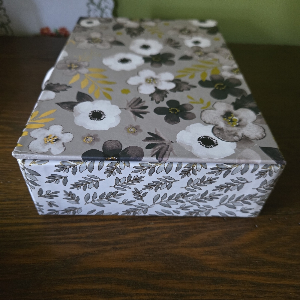 Floral Storage Box - Picture 6 of 9